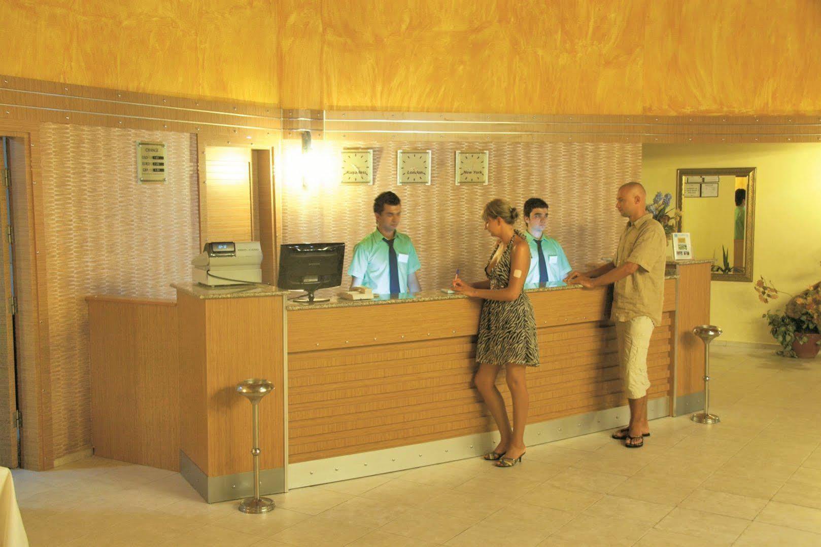 Sealight Family Club Hotell Kusadası Exteriör bild