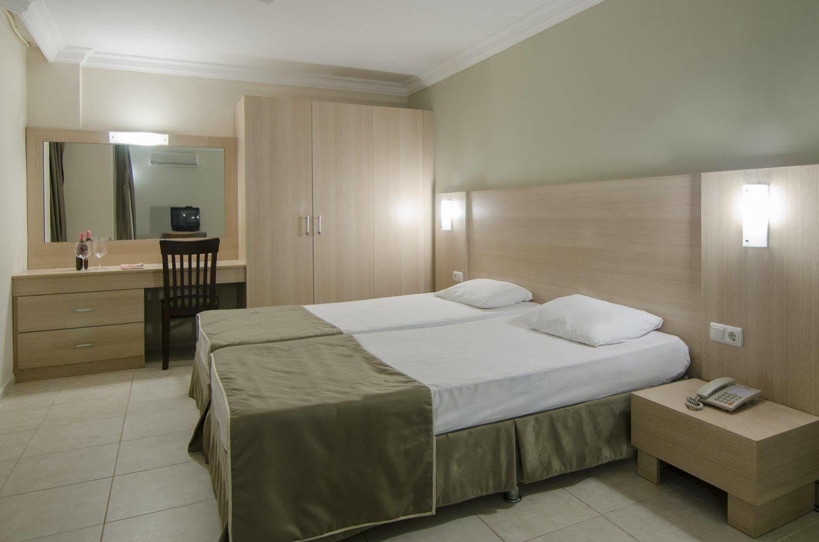 Sealight Family Club Hotell Kusadası Exteriör bild